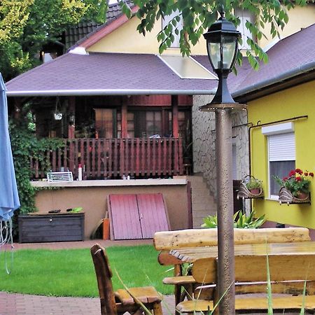 Green Lake Airport Apartments Vecsés Eksteriør bilde